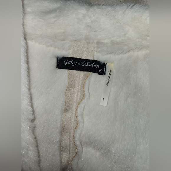 Gaby & Eden NWOT Women Ivory Faux Fur Jacket cardigan Size Large - Picture 11 of 14